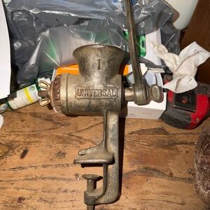 Vintage Universal #1  Manual Hand Crank Meat Grinder Made In USA Cast Iron